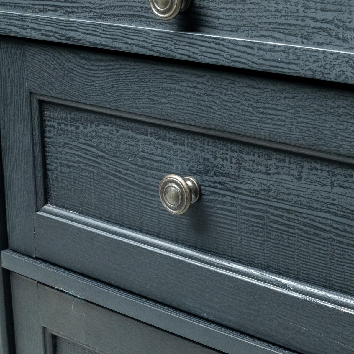 24 Inch Transitional 3-Drawer Nightstand with Solid Wood Legs